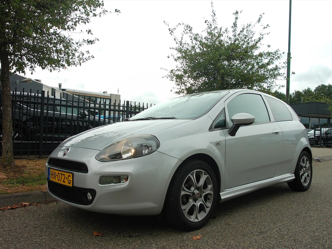 Fiat Punto - 1.3 Multijet 16V 80pk 3d Lounge AIRCO EXPORT / HANDEL - AutoWereld.nl