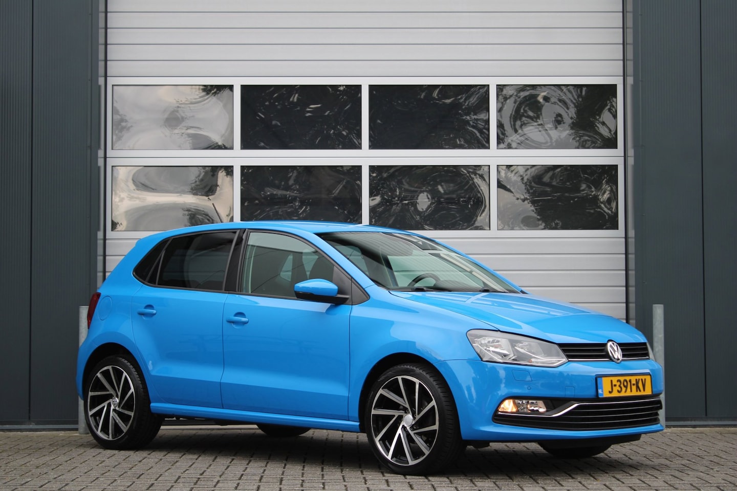 Volkswagen Polo - 1.0 First Edition 5-Deurs Clima/Cruise/Stoelverwarming/PDCv+a/RadioCD.AUX/Elek.Ramen/17"LM - AutoWereld.nl