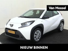 Toyota Aygo X - 1.0 VVT-i 72 PK MT Play Mediascherm | Camera | Airco | Bluetooth | Lichtsensor | Apple Car