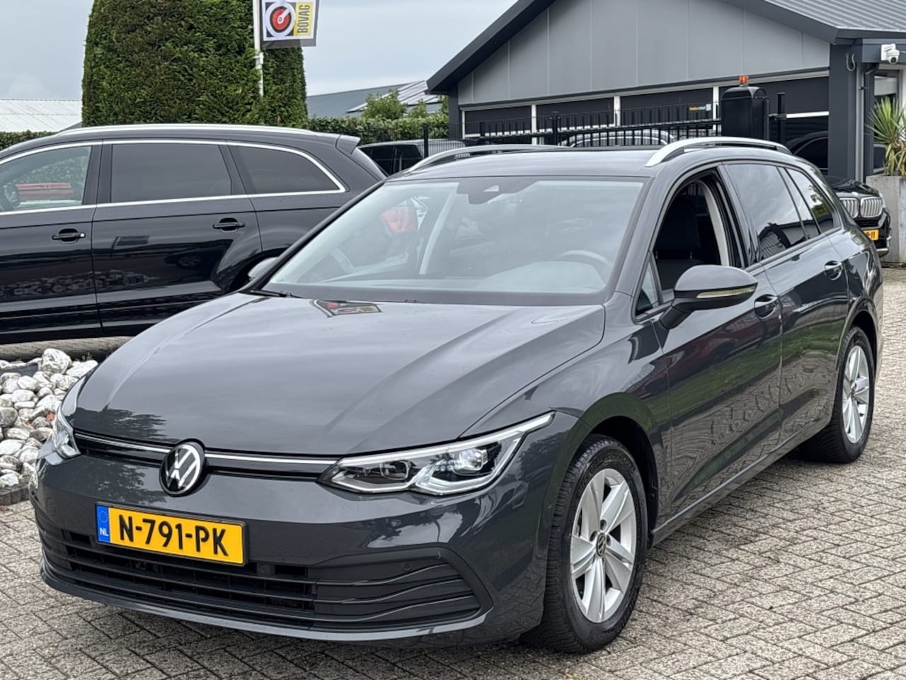Volkswagen Golf Variant - 1.5 TSI Life Grijs Xenon Alcantara 2021 Virtual Dash - AutoWereld.nl