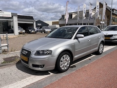 Audi A3 Sportback - 1.6 FSI 5DRS. Ambiente S-Line Stoelverw. Pdc Volledig Onderhoud Aanwezig