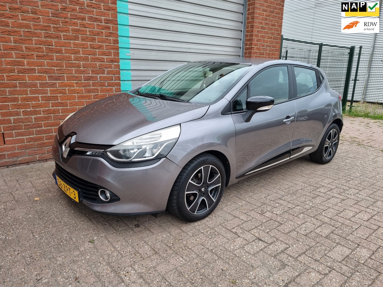 Renault Clio - 0.9 TCe Expression 5-Drs Airco! Navi! Bj:2012 NAP! - AutoWereld.nl