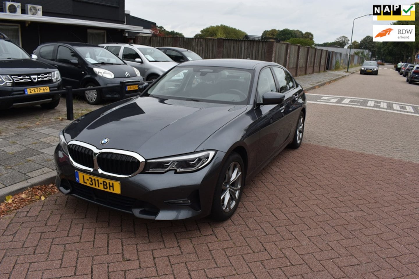 BMW 3-serie - 318i High Executive 318i High Executive - AutoWereld.nl