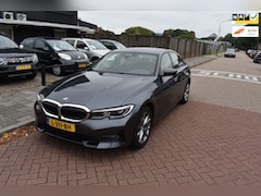 BMW 3-serie - 318i High Executive