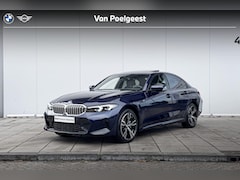 BMW 3-serie - Sedan 330e M-Sport 18 Inch / Glazen Schuifdak / Electrische Zwenkhaak / Getinte Ramen Acht