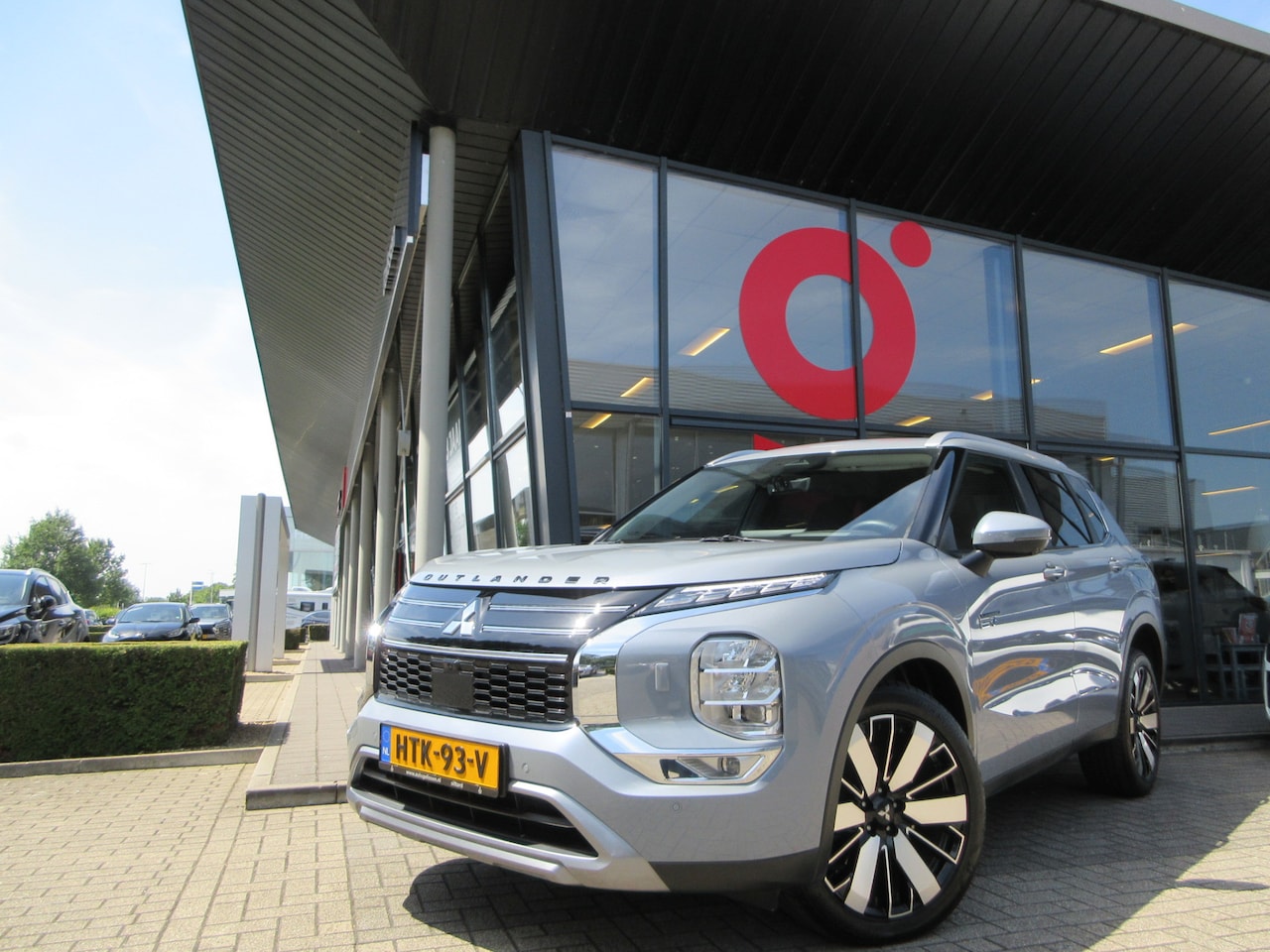 Mitsubishi Outlander - 2.4 PHEV Business Edition 4WD AUTOMAAT 306 PK - AutoWereld.nl
