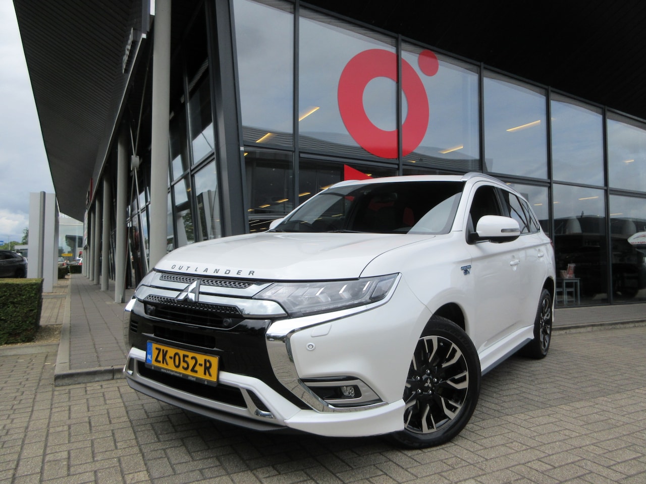 Mitsubishi Outlander - 2.4 PHEV Instyle 4WD AUTOMAAT 240 PK - AutoWereld.nl