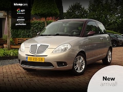 Lancia Y(psilon) - Ypsilon 1.4-16V Platino | Cruise | Climate | Leer | Schuifdak