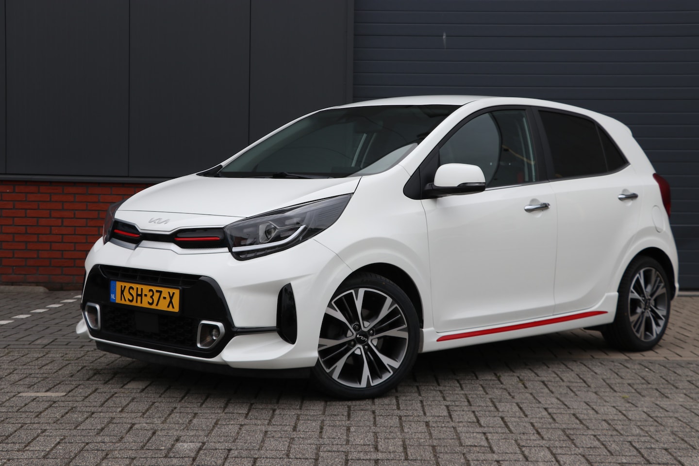 Kia Picanto - 1.0 DPi DynamicPlusLine Camera | carplay | CC | stoelverwarming | dodehoek | keyless - AutoWereld.nl