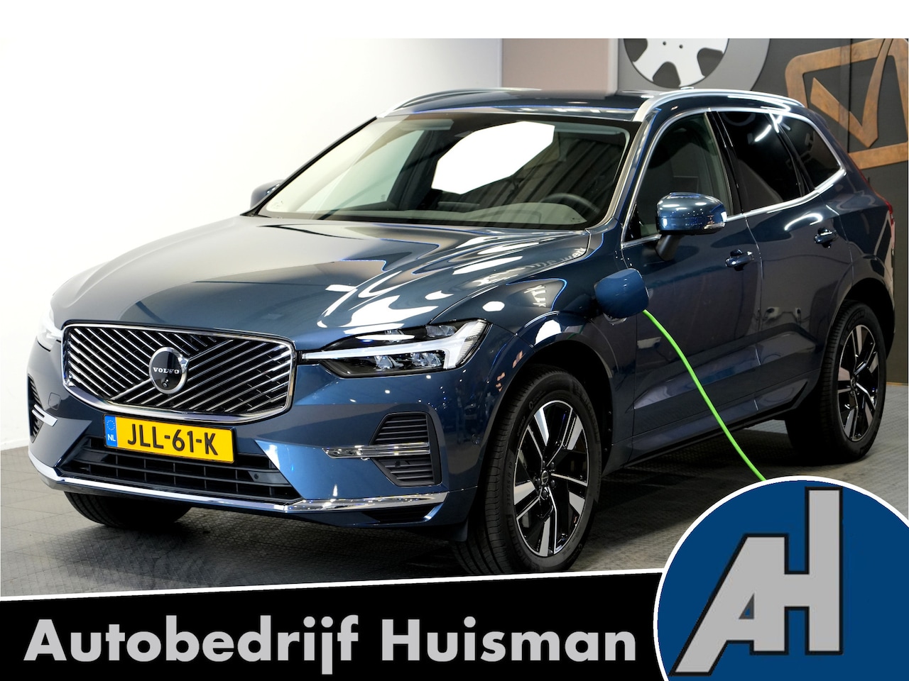 Volvo XC60 - 2.0 T6 AWD 293kW/399pk Aut8 Plug-in hybrid AWD Plus Bright HARMAN/KARDON + EL.TREKHAAK + A - AutoWereld.nl
