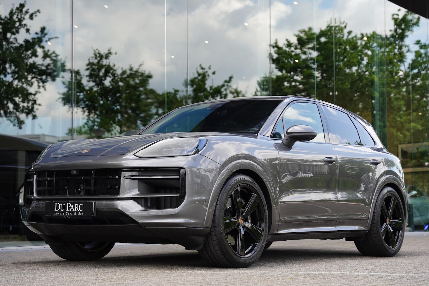 Porsche Cayenne - 3.0 E-Hybrid Black Edition / Sportdesign Pakket / Sportuilaat - AutoWereld.nl
