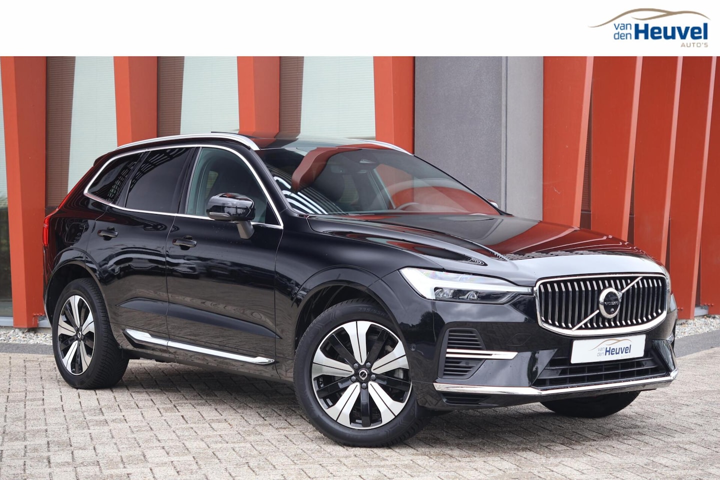 Volvo XC60 - T6 Recharge AWD Plus Bright | Longe Range | Stoelverwarming | Trekhaak | BLIS | Pilot Assi - AutoWereld.nl