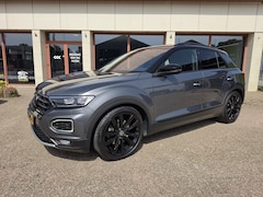 Volkswagen T-Roc - Sport | Blackstyle | 19' Suzuka | Led | Pano | Navi | Cruise | A