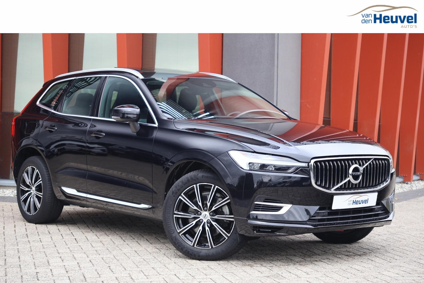 Volvo XC60 - T6 Recharge AWD Inscription | Stoelverwarming | Trekhaak | Leder | Parkeercamera | Pilot A - AutoWereld.nl