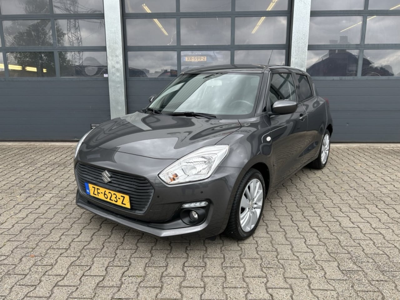 Suzuki Swift - 1.2 DualJet 90pk CVT Select - AutoWereld.nl