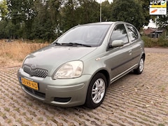 Toyota Yaris - 1.3 VVT-i Sol - airco - nieuwe apk tot 08-2027