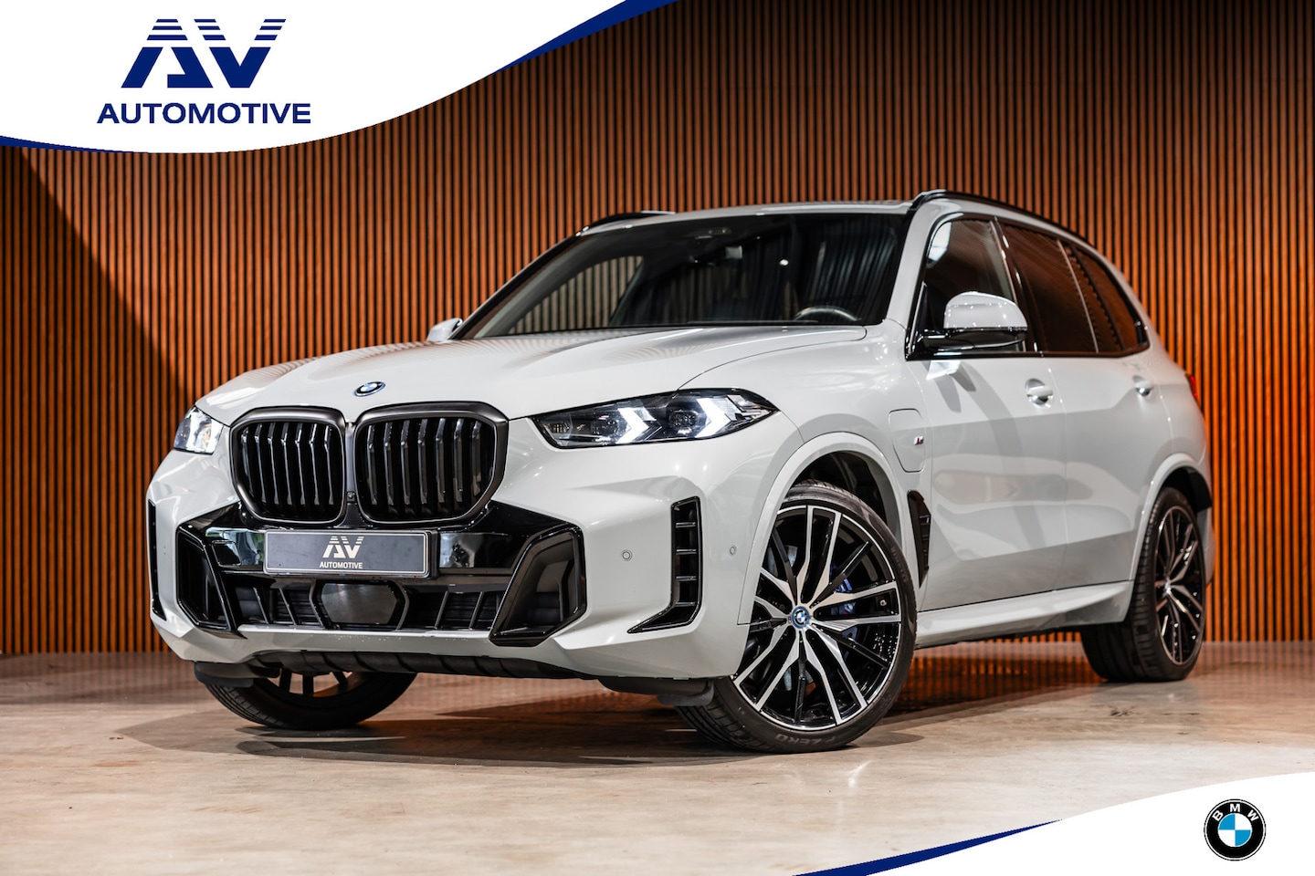 BMW X5 - xDrive50e Launch Edition | M-Sport zetels | Panorama | 360 Camera | HUD | H&K | Stoelventi - AutoWereld.nl