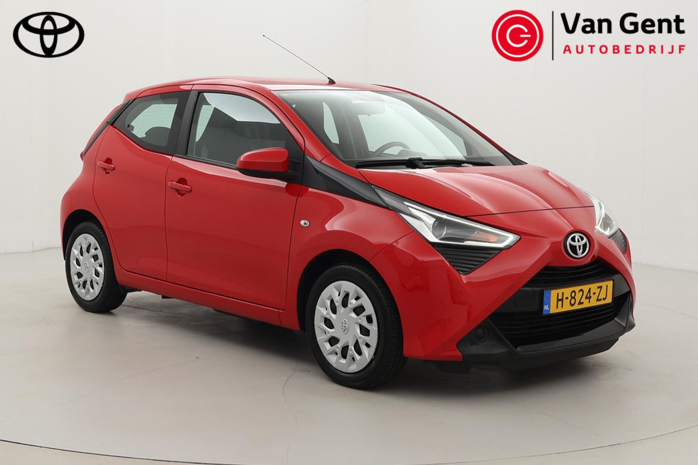 Toyota Aygo - 1.0 VVT-i x-play | Apple Carplay / Android Auto | Airco | Camera | Bluetooth - AutoWereld.nl