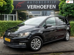 Volkswagen Touran - 1.6 TDI SCR Connected Series 7p | AUTOMAAT | NAVIGATIE | CRUISE / CLIMATE | SPRAAKBEDIENIN