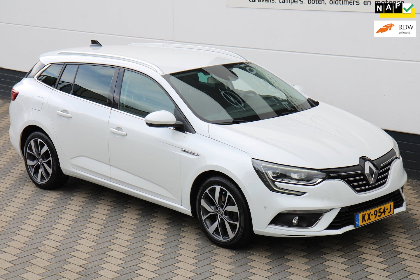 Renault Mégane Estate - 1.5 dCi Bose HUD Navi Camera NAP !! - AutoWereld.nl