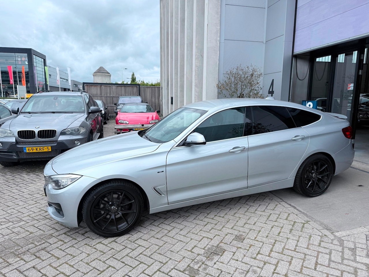 BMW 3-serie Gran Turismo - 318d Executive AUTOMAAT! INRUIL MOGELIJK! - AutoWereld.nl