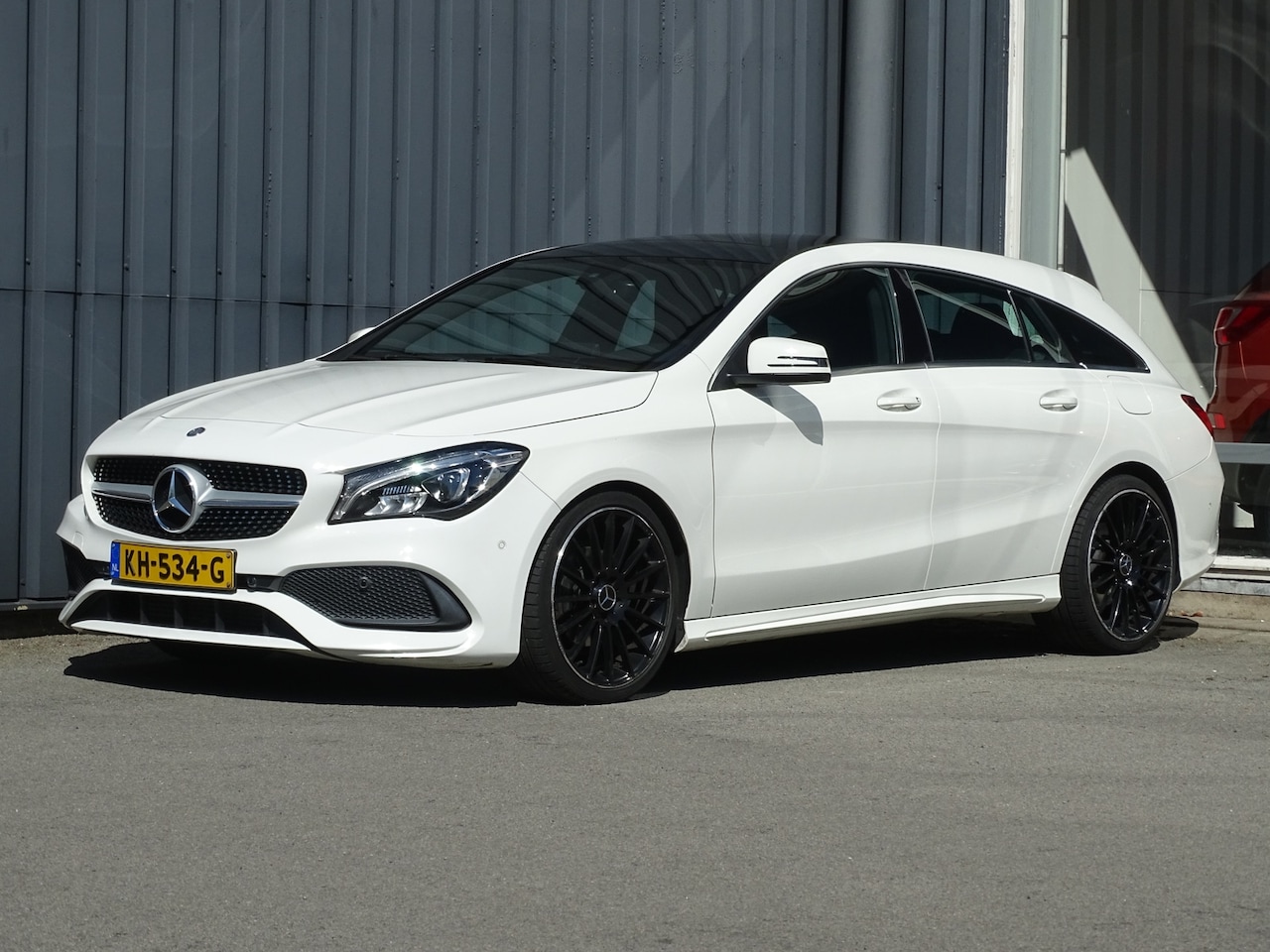 Mercedes-Benz CLA-klasse Shooting Brake - 180 Ambition AMG pakket - AutoWereld.nl