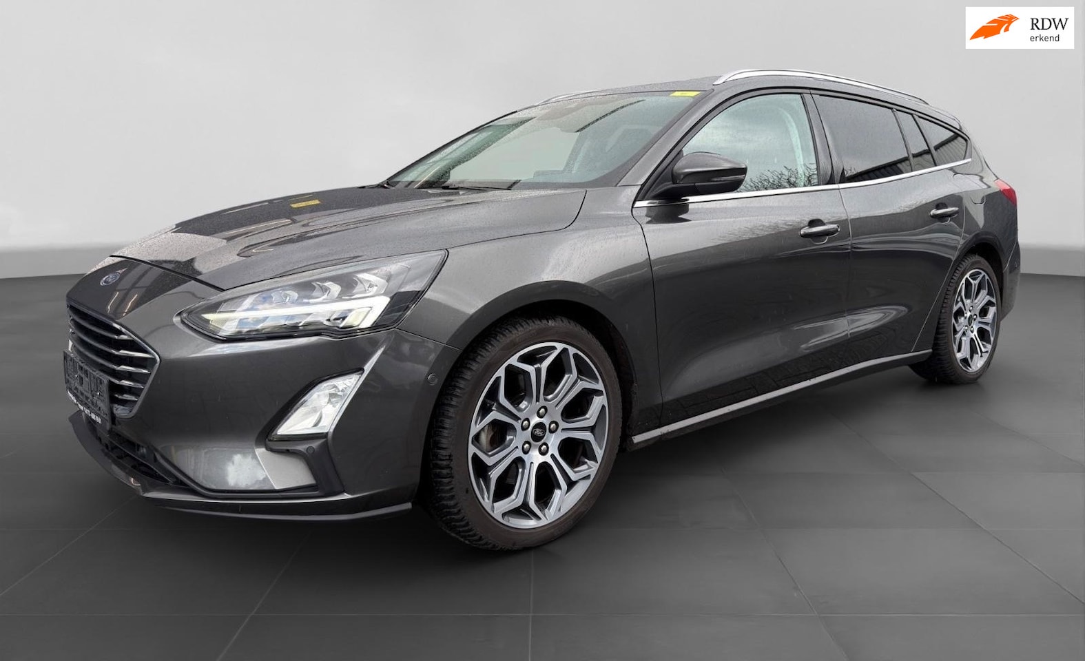 Ford Focus Wagon - 1.0 EcoBoost Titanium Business / Automaat / - AutoWereld.nl
