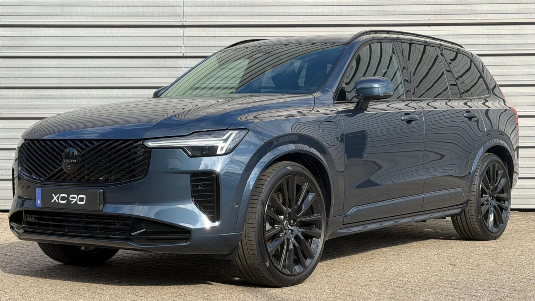 Volvo XC90 - T8 455PK AWD Ultra Dark | Full options | B&W | Luchtvering | 22" - AutoWereld.nl