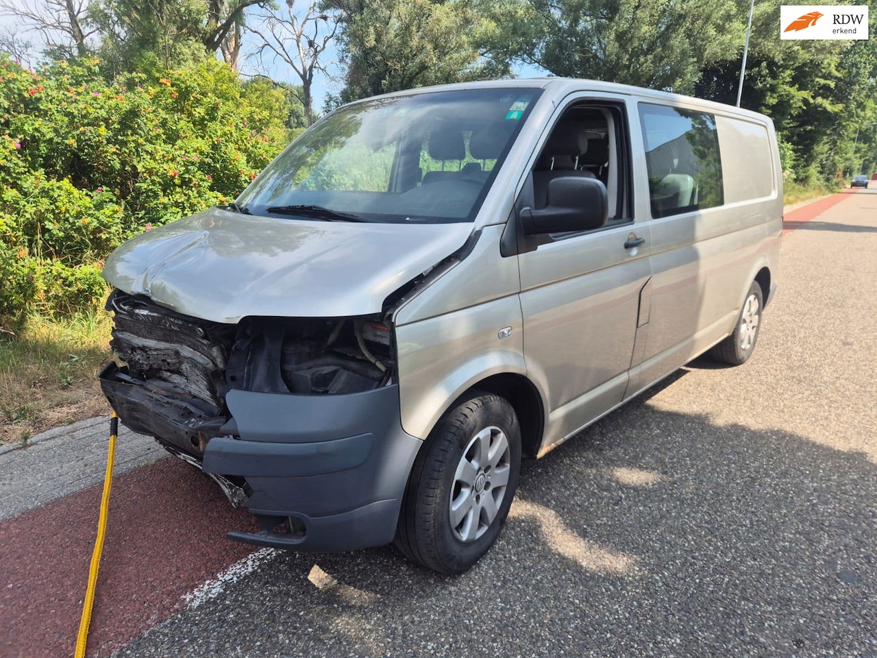 Volkswagen Transporter - 2.5 TDI 340 Trendline DC - voorschade - AutoWereld.nl