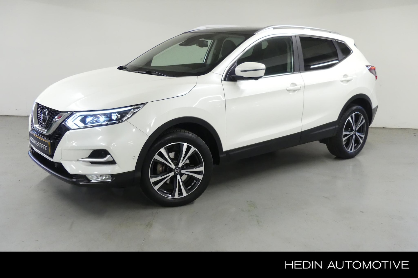 Nissan Qashqai - 1.3 DIG-T Tekna + | Connect Multimedia & Navigatie | Panoramadak | Climate Control | Stoel - AutoWereld.nl