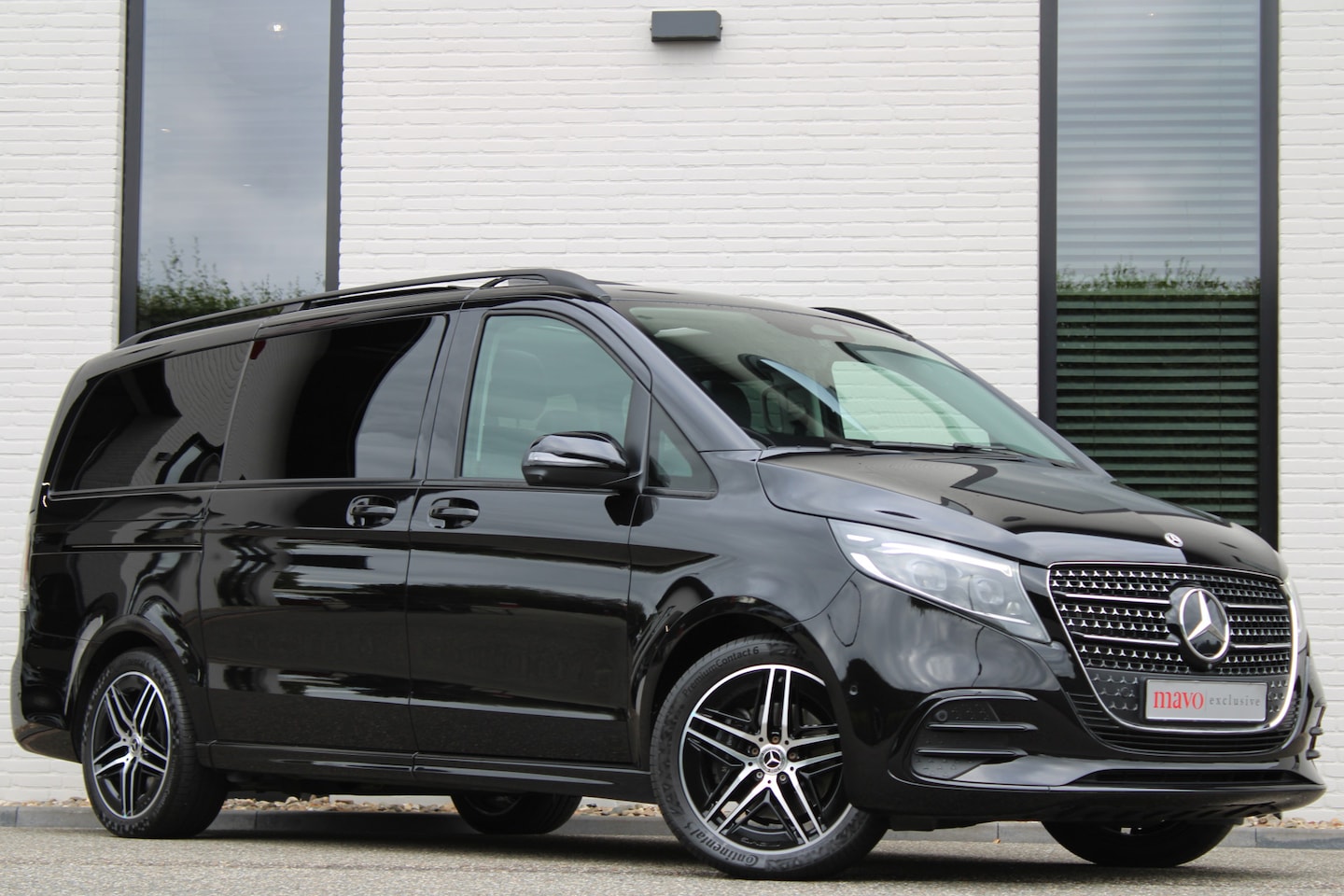 Mercedes-Benz V-klasse - 300d / AMG / DC / 4-Matic / Luchtvering / Pano / Burmester / Vol Opties / NIEUWSTAAT. - AutoWereld.nl