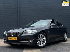 BMW 5-serie - 528i High Executive | Leder | Stoelverwarming | Head-Up
