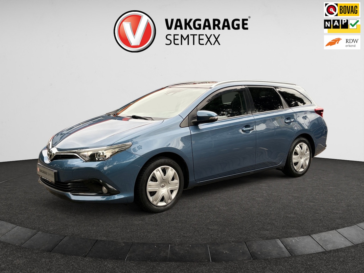 Toyota Auris Touring Sports - 1.2T Dynamic | Clima | Cruise | Navi | Panoramadak | Camera | Origineel Nederlandse Auto | - AutoWereld.nl