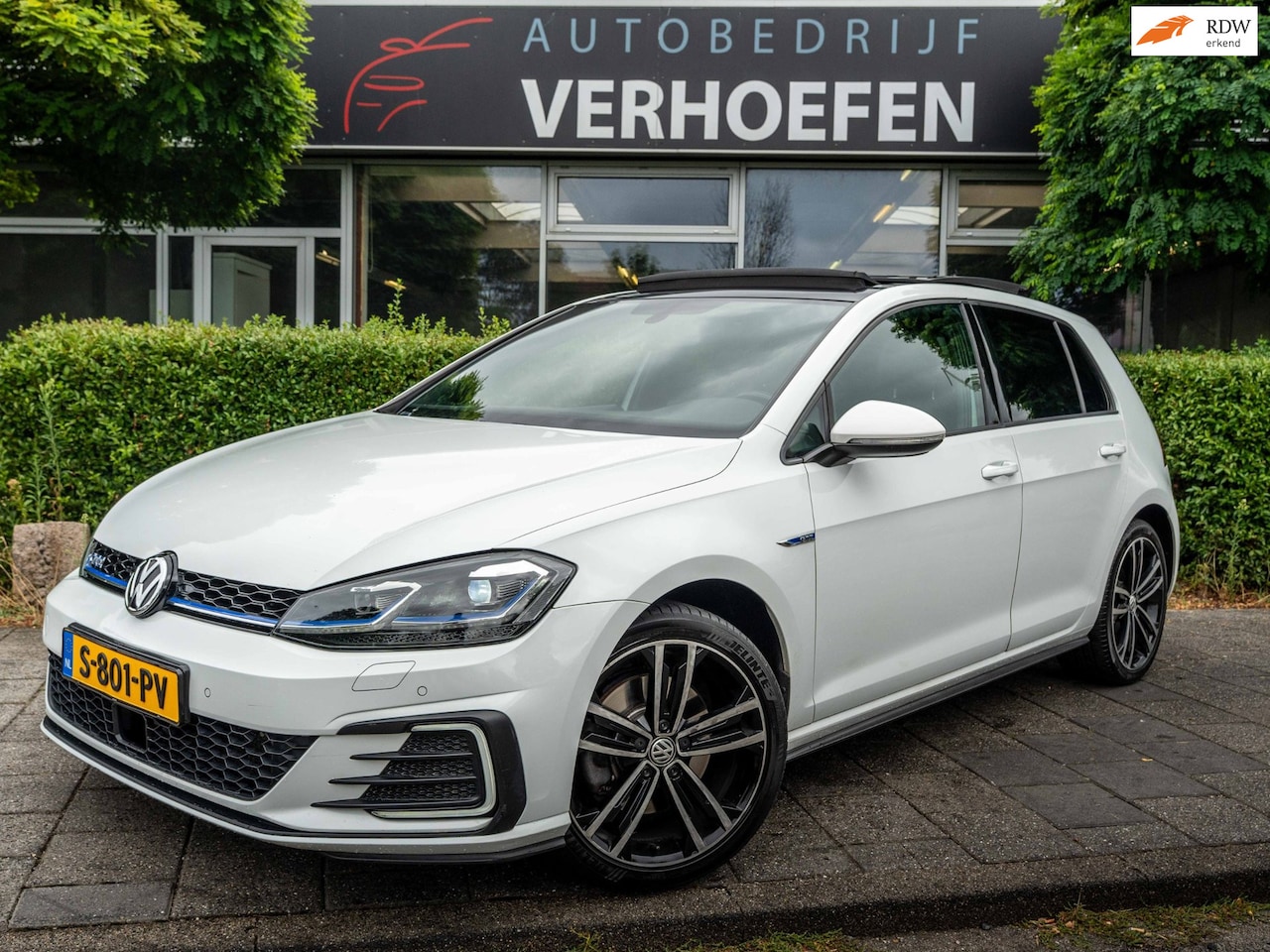 Volkswagen Golf - 1.4 TSI PHEV GTE | PANORAMA | KEYLESS | APPLE CARPLAY | STOELVERWARMING | ADAPTIEF | KLEPP - AutoWereld.nl
