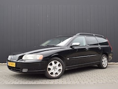 Volvo V70 - 2.5T Automaat AWD Momentum Zwart Leder | Xenon | ECC | Stoelverwarming