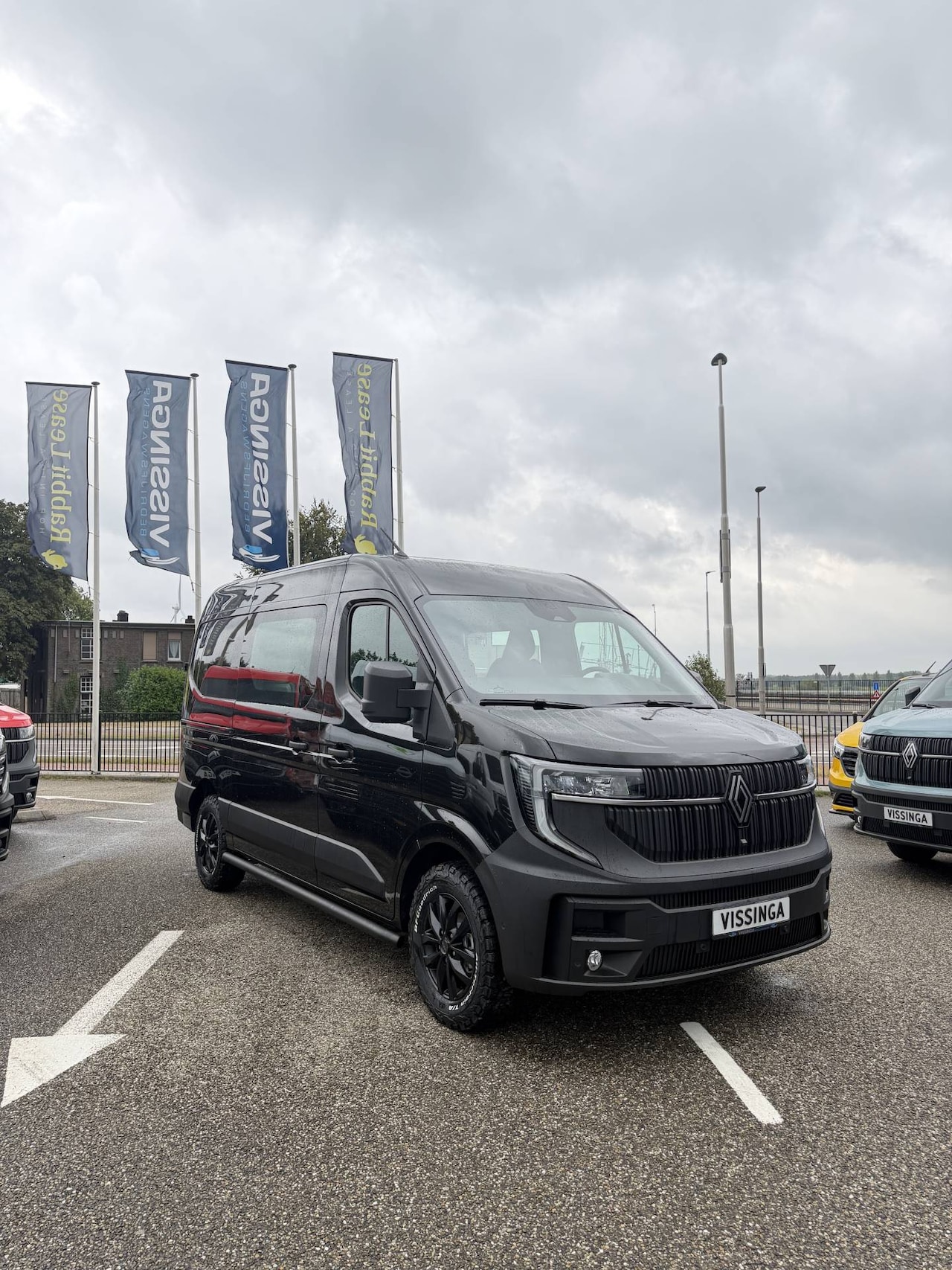 Renault Master - 2.0 dCi 170 pk L2H2 Dubbel Cabine Automaat zwart - AutoWereld.nl