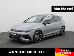 Volkswagen Golf - 2.0 TSI GTI Clubsport 301 PK| Panoramadak | 19 Inch Velgen | LED Matrix | 3D Ledachterlich