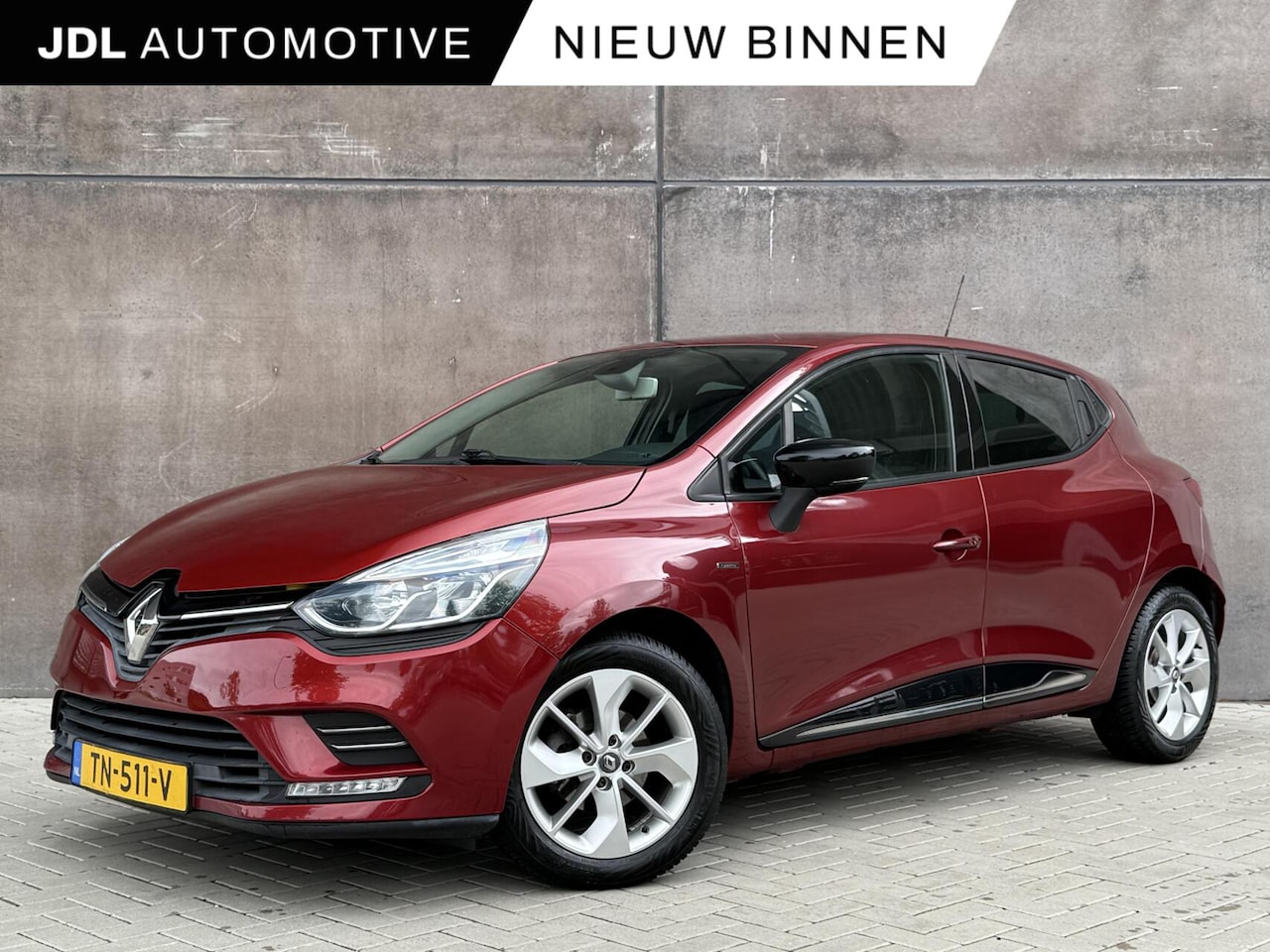 Renault Clio - 0.9 TCe Intens | Airco | Cruise control | Navigatie | All season banden | Parkeersensoren - AutoWereld.nl
