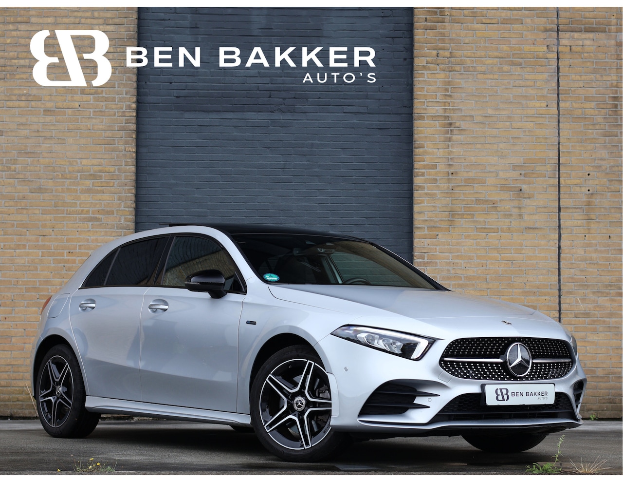 Mercedes-Benz A-klasse - 250 e AMG Limited | Night Pakket | Pano | Sfeerverlichting | Haak | Carplay | - AutoWereld.nl