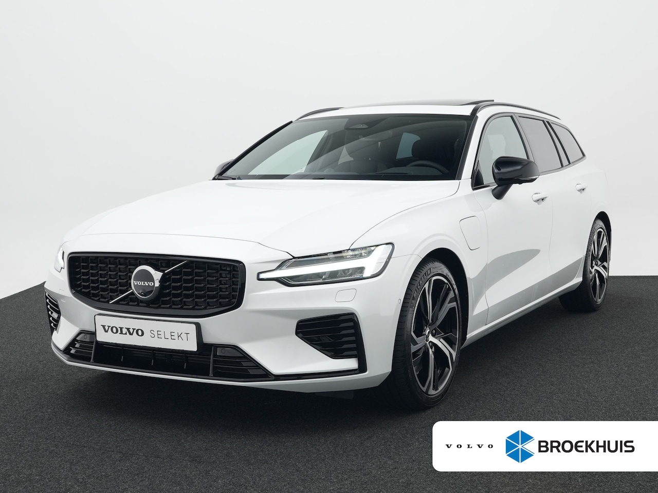 Volvo V60 - T6 Recharge AWD Ultra Dark | Bowers & Wilkins | Head-Up | Nappa | Stoelventilatie & Massag - AutoWereld.nl