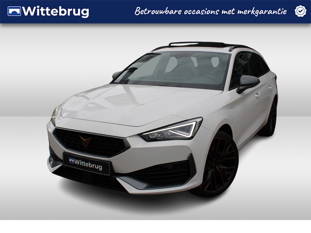 CUPRA Leon Sportstourer - 1.4 e-Hybrid 245pk Performance DSG Automaat / Panorama schuifdak / Navigatie / Kuipstoelen - AutoWereld.nl