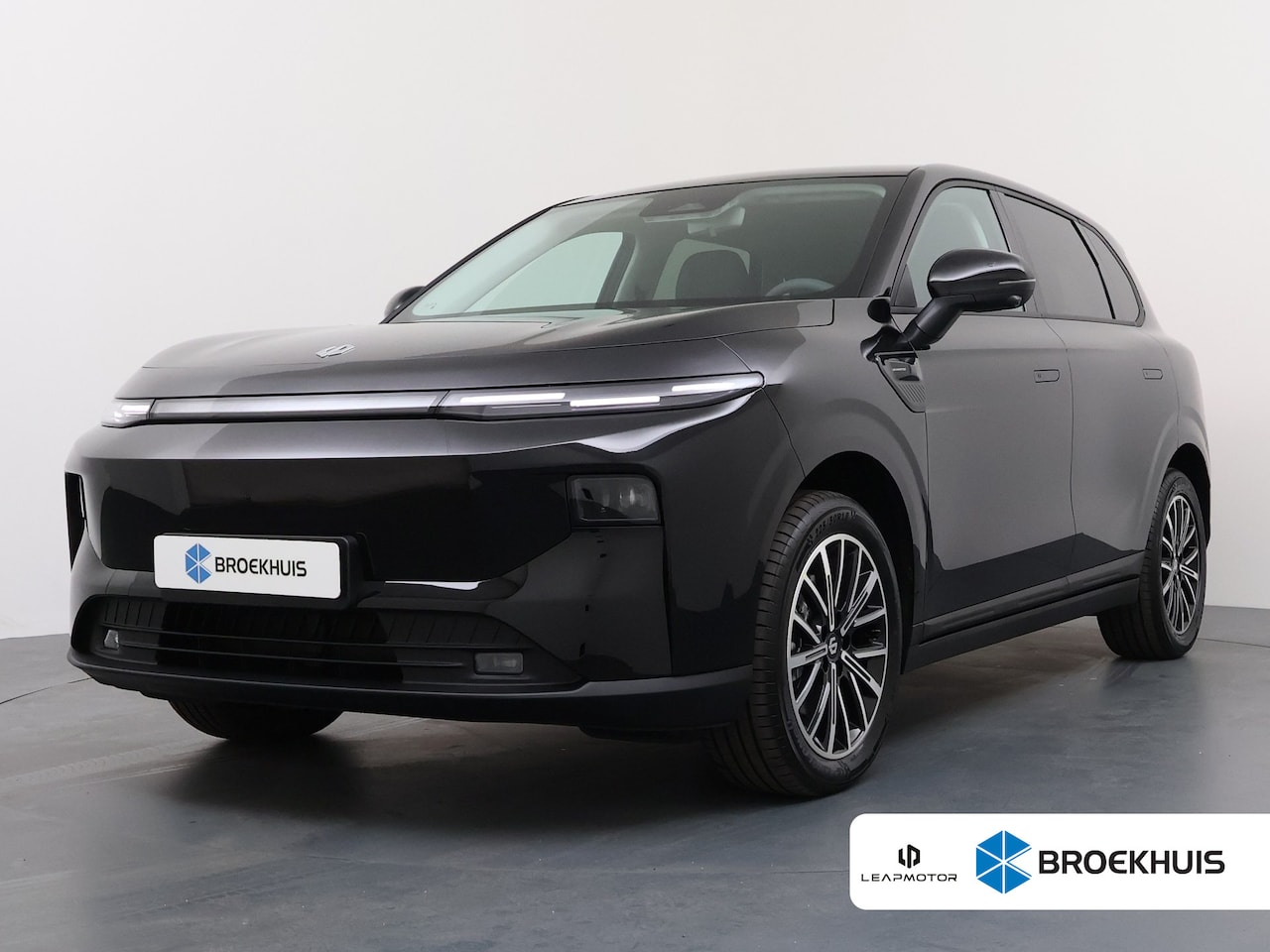Leapmotor B10 - Design ProMax 67.1 kWh | Panoramadak | Carplay | Achteruitrijcamera | 18" Lichtmetalen Vel - AutoWereld.nl
