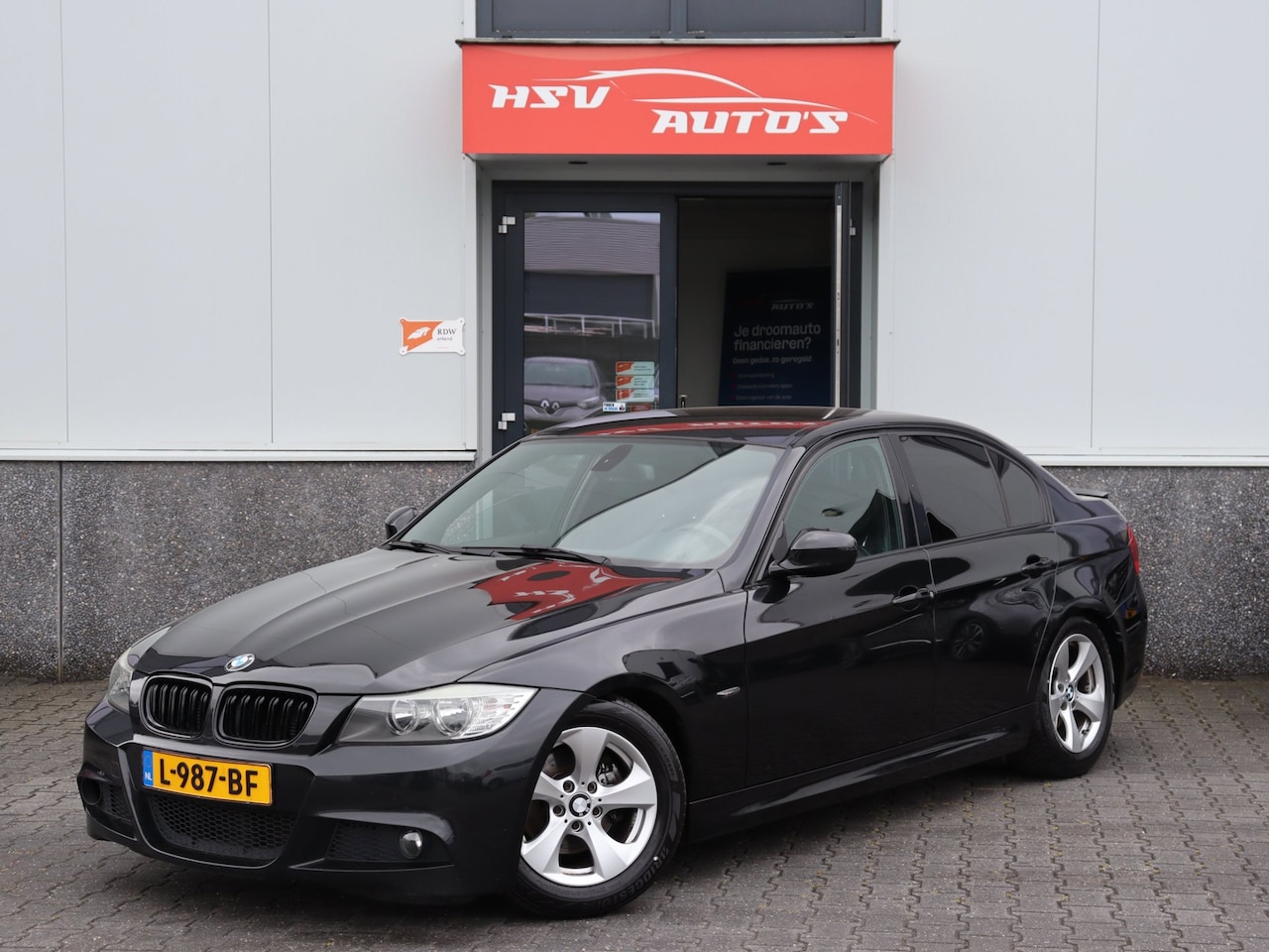 BMW 3-serie - 320i Executive M-sport airco LM cruise - AutoWereld.nl