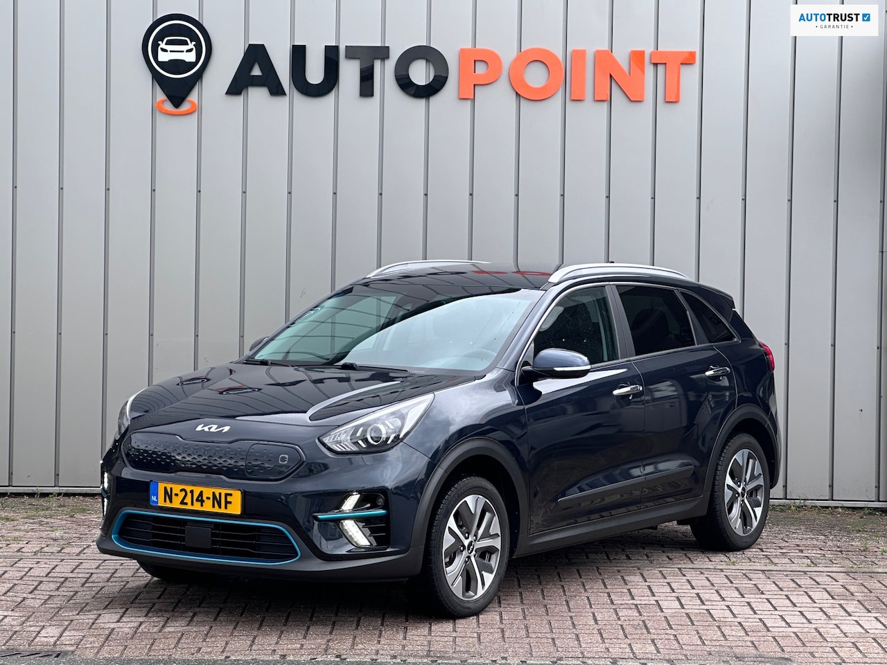 Kia e-Niro - DynamicLine 64 kWh SOH 100% FASE 3 DEALER OND 1 EIGENAAR - AutoWereld.nl