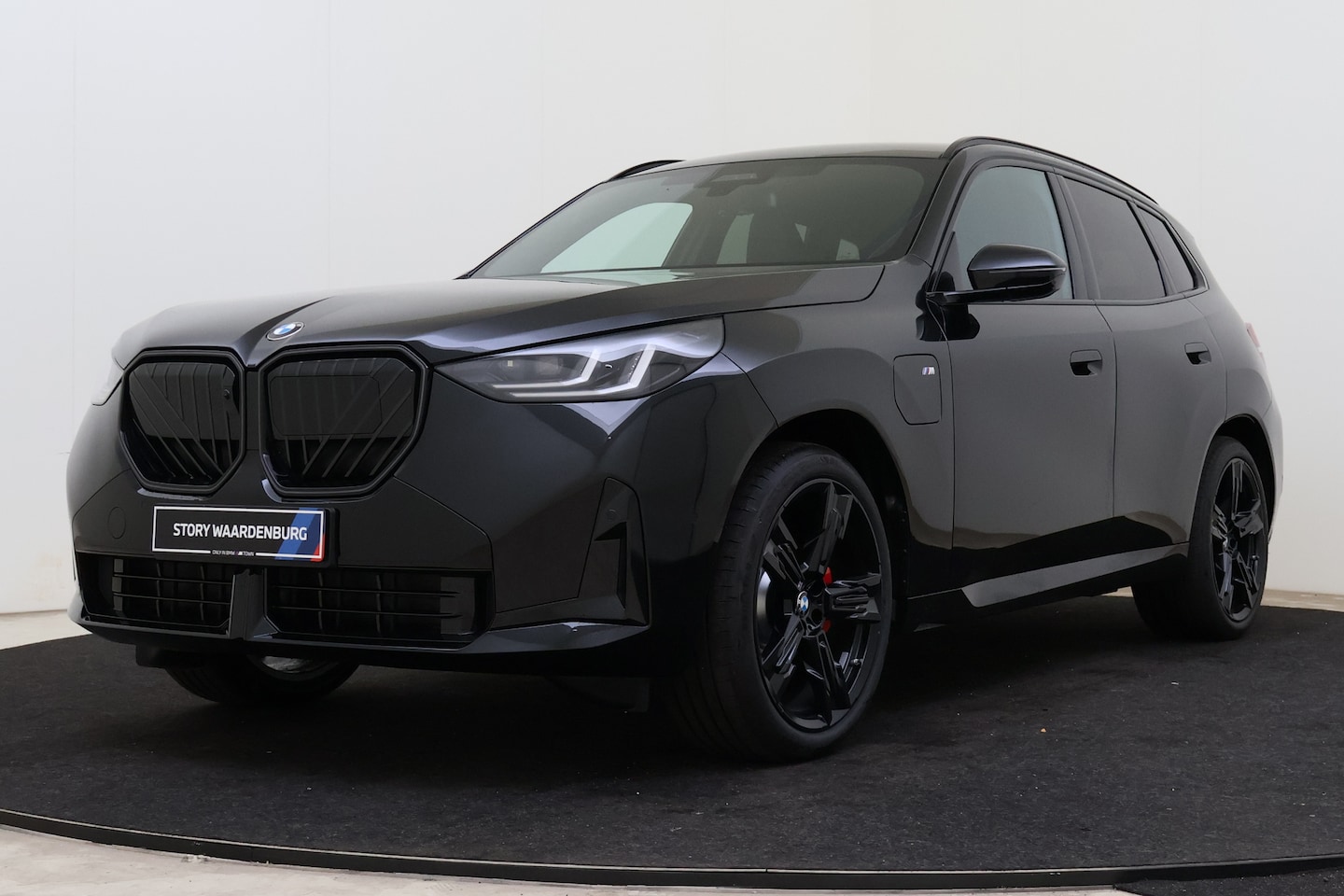 BMW X3 - 30e xDrive M Sport Automaat / Panoramadak / Trekhaak / Sportstoelen / Adaptieve LED / Park - AutoWereld.nl