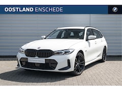 BMW 3-serie Touring - 330e M Sport Automaat / Achteruitrijcamera / Sportstoelen / Adaptieve LED / Active Cruise