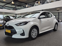 Toyota Yaris - 1.5 Hybrid Active / Carplay / Camera