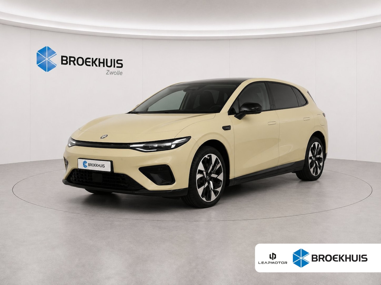 Leapmotor B05 - ProMax Design 67.1 kWh €1000,- korting !! | Achteropkomend verkeer waarschuwing | Apple Ca - AutoWereld.nl