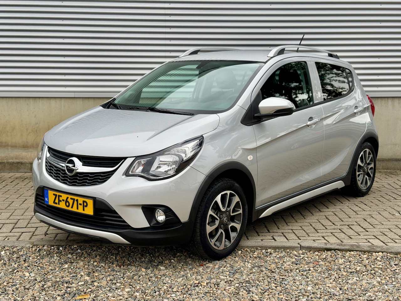 Opel Karl - 1.0 Rocks Online Edition [ fm navi,apple carplay,cruise,lmv,trekhaak ] - AutoWereld.nl