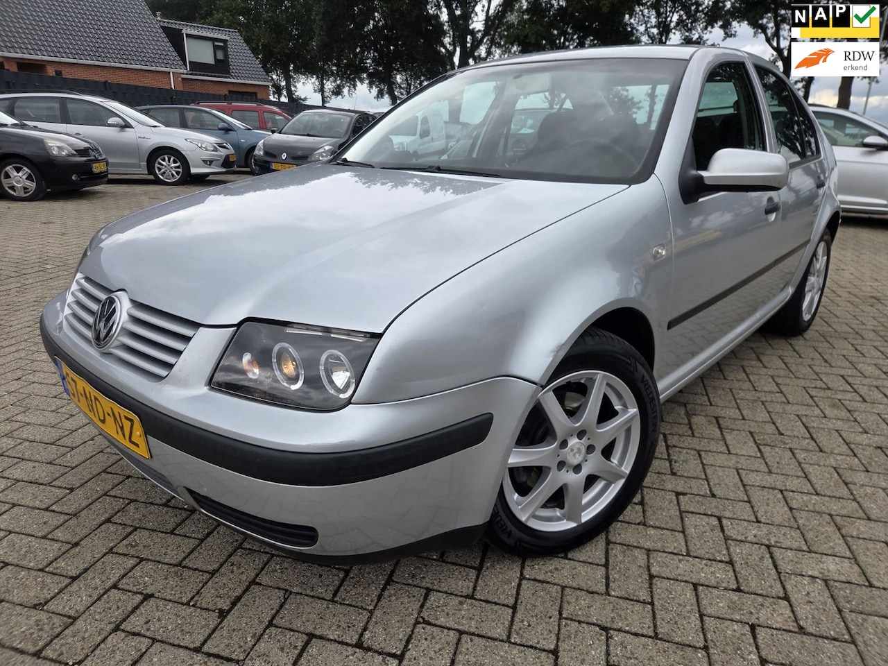 Volkswagen Bora - 1.6-16V Trendline 2003. Airco/Cruise/Trekhaak etc.. APK 08-2027 - AutoWereld.nl